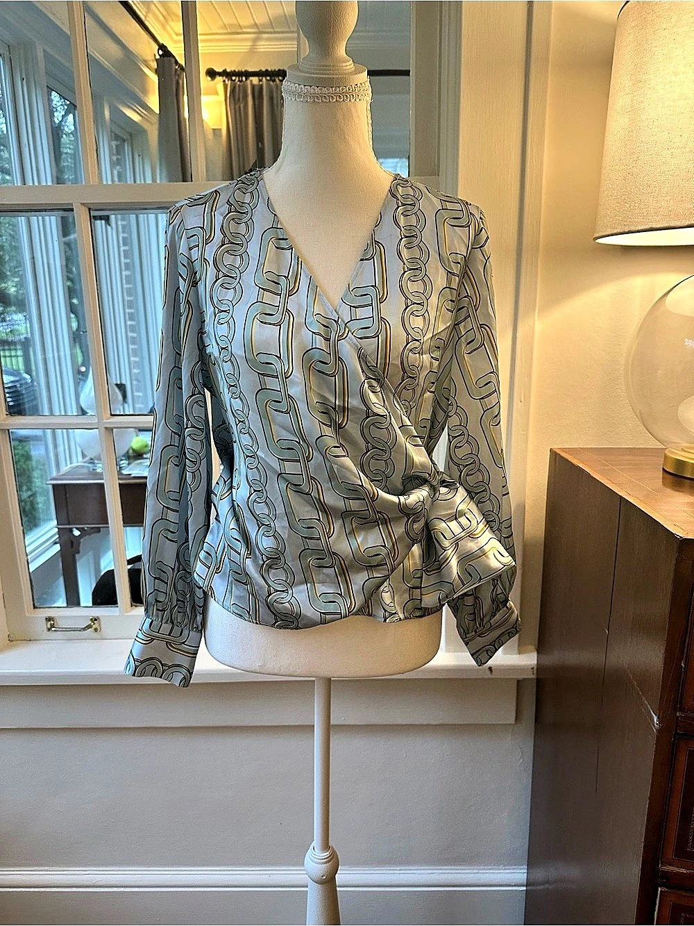 Zara Geometric Blouse in Gray & Gold Size medium Like New
